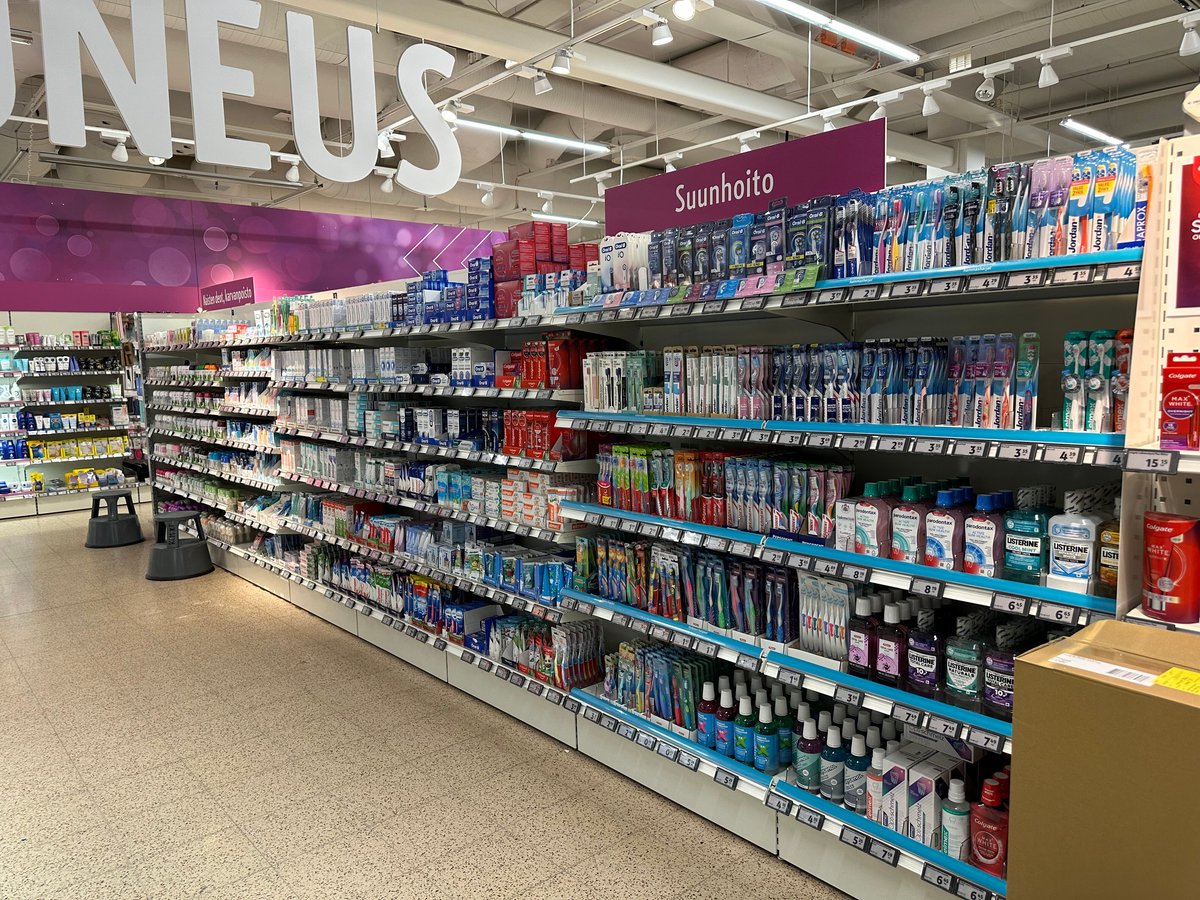 Oral Care Product Shelf Renewal in 83 Stores